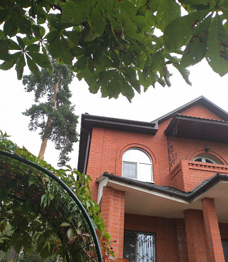 Rain gutters, Series Lux, Color Chocolate<br>RAL 8019 - 2