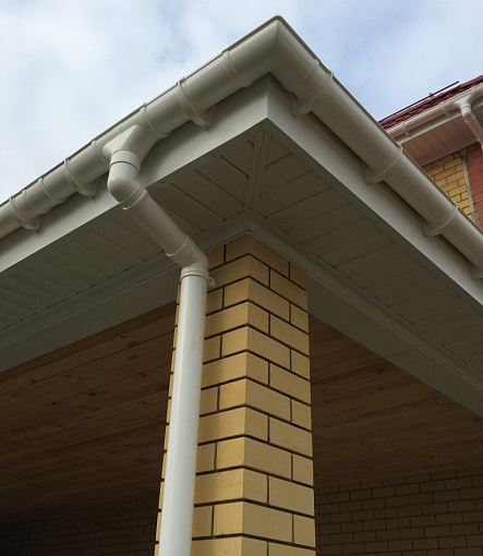 Rain gutters, Series Lux, Color Ice cream<br>RAL 9003 - 3